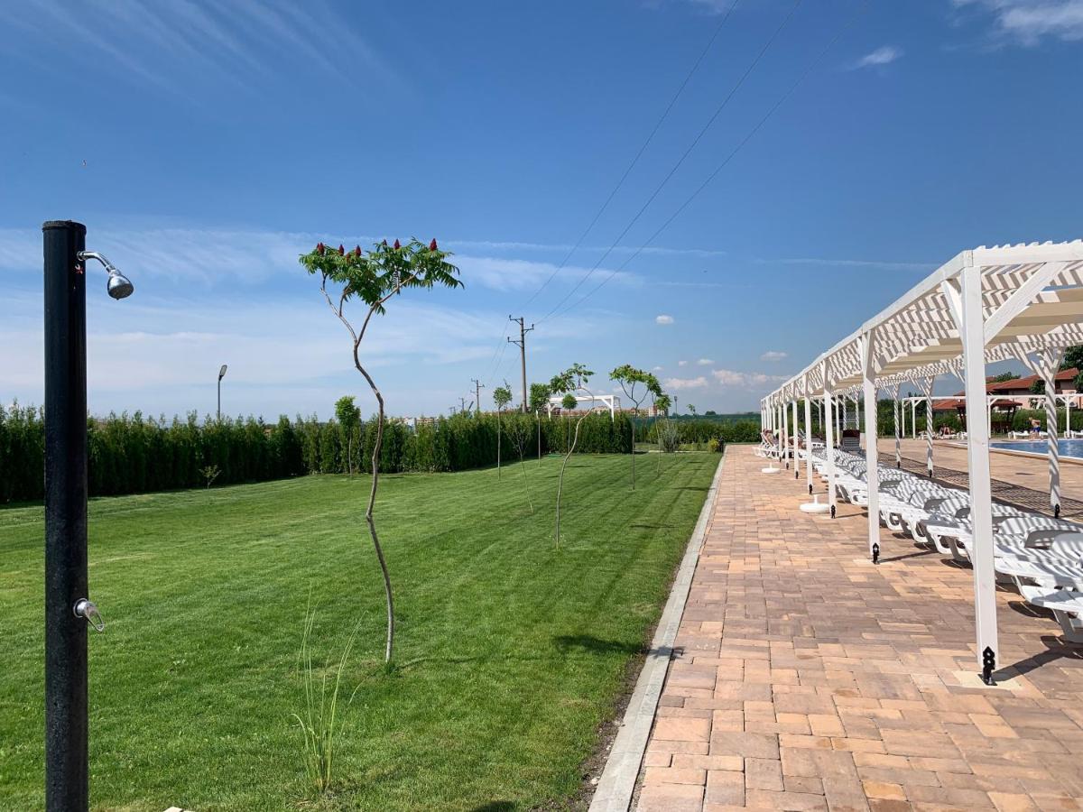 Apartcomplex Chateau 아헬로이 외부 사진