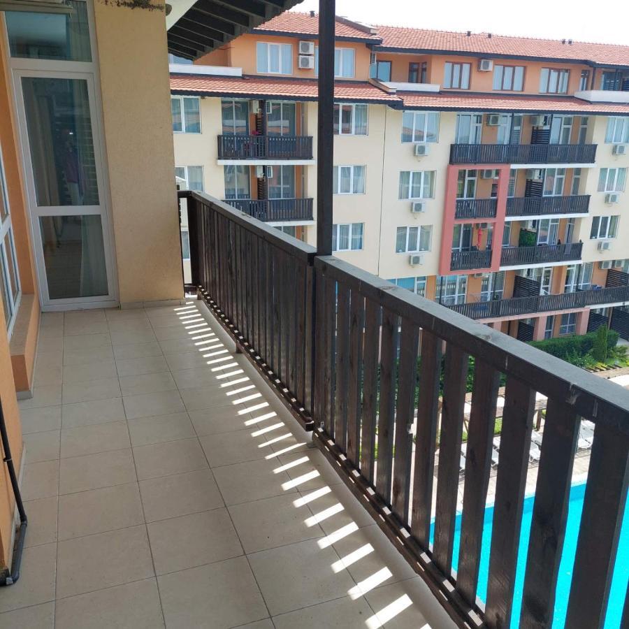 Apartcomplex Chateau 아헬로이 외부 사진