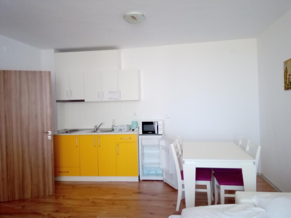 Apartcomplex Chateau 아헬로이 외부 사진