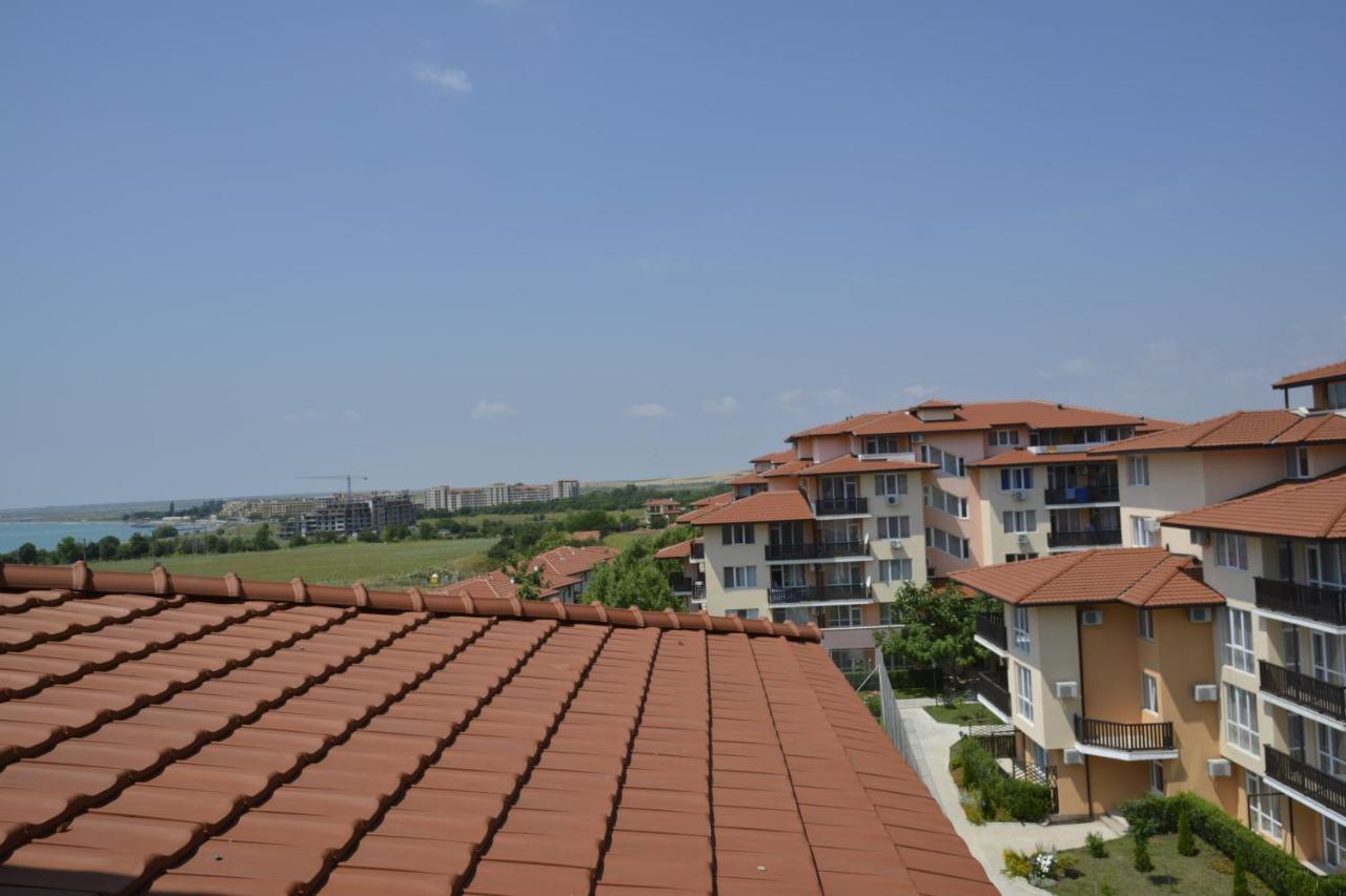 Apartcomplex Chateau 아헬로이 외부 사진