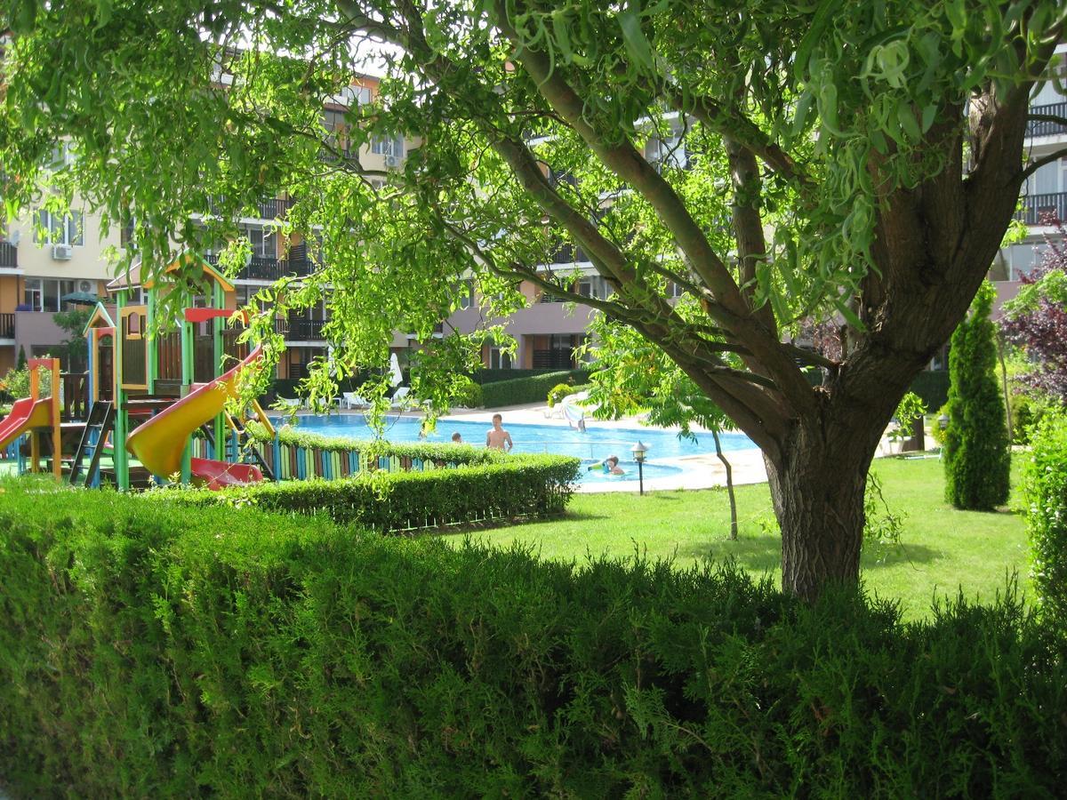 Apartcomplex Chateau 아헬로이 외부 사진
