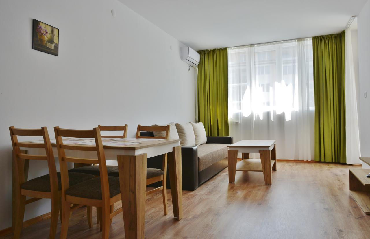 Apartcomplex Chateau 아헬로이 외부 사진