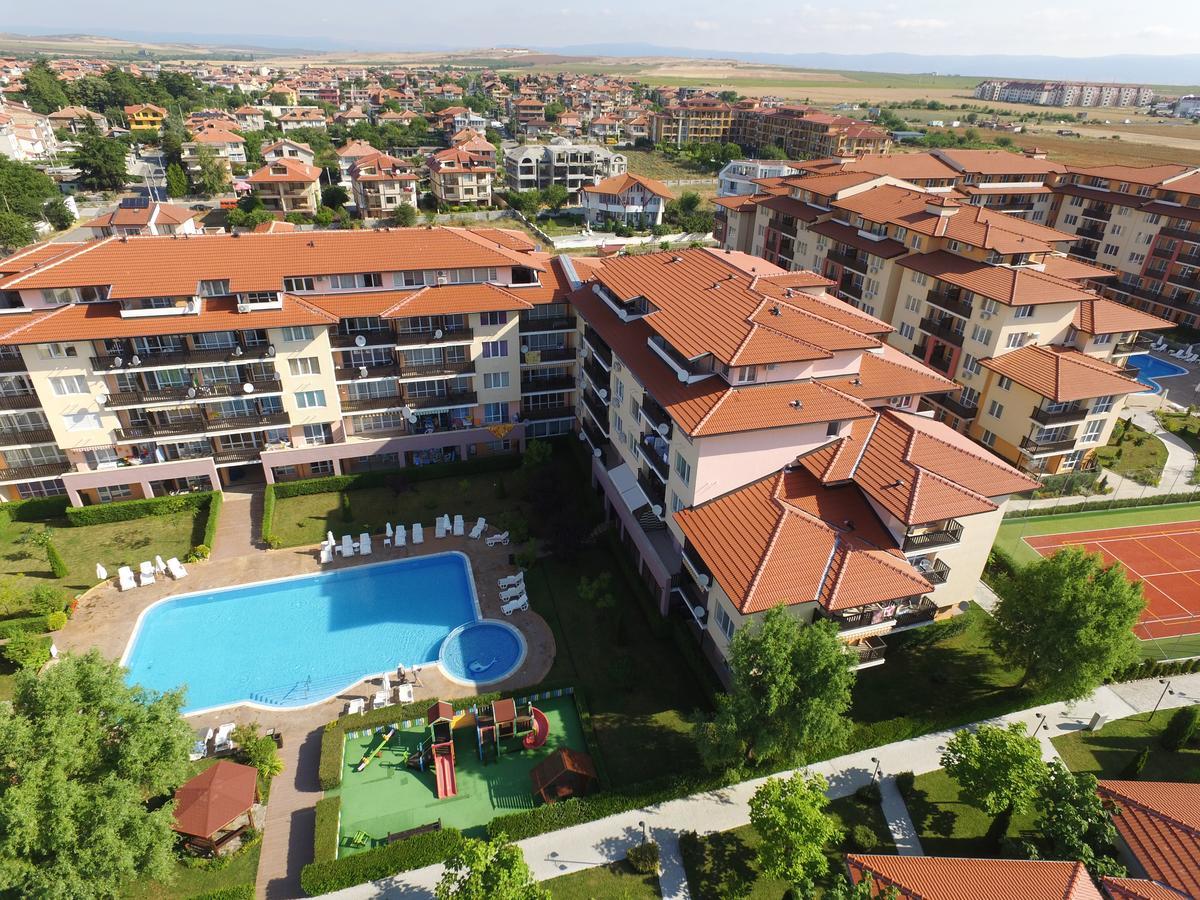 Apartcomplex Chateau 아헬로이 외부 사진
