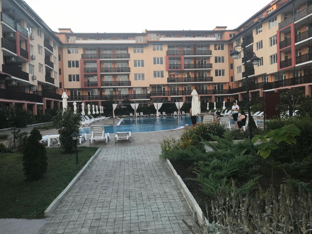 Apartcomplex Chateau 아헬로이 외부 사진