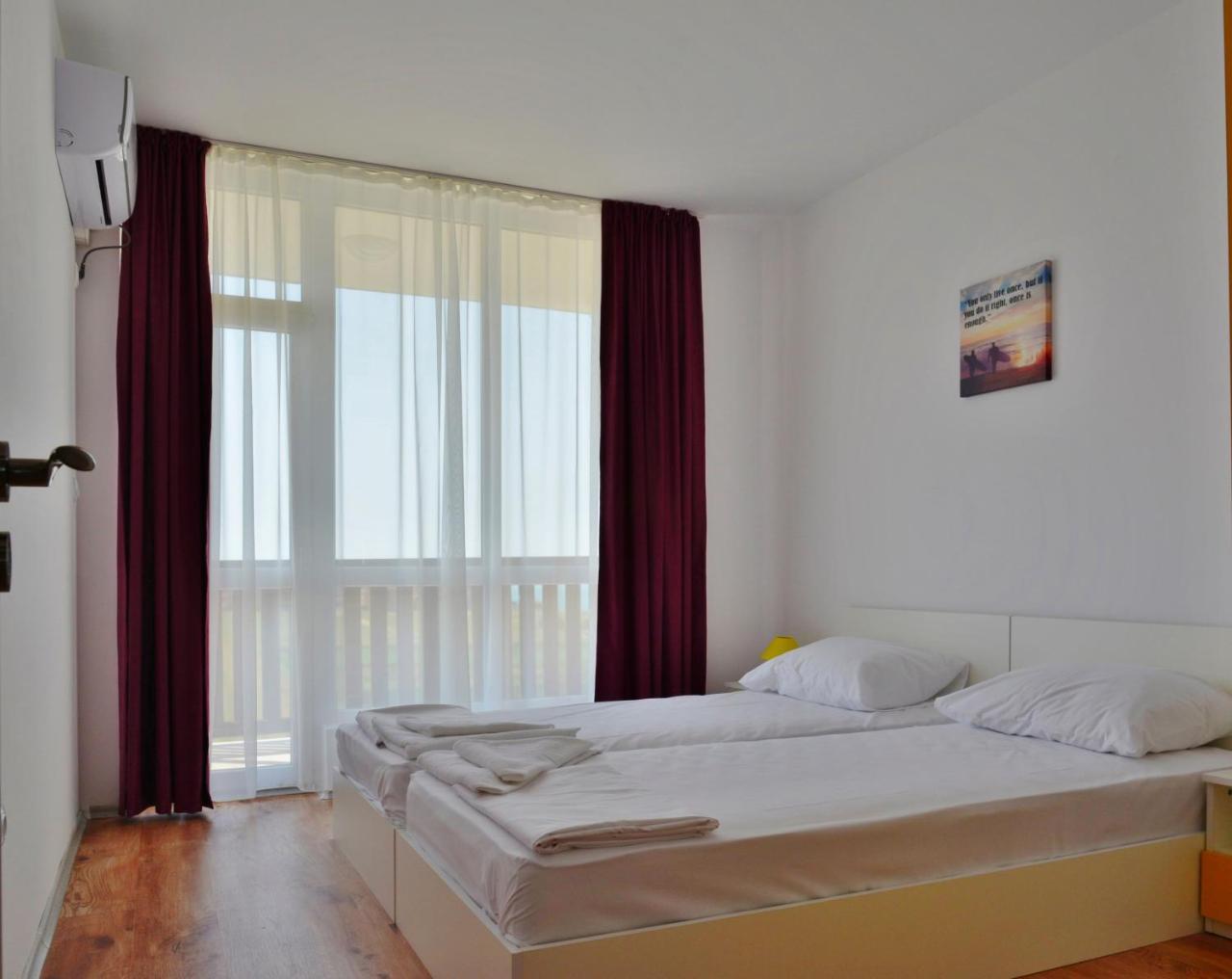 Apartcomplex Chateau 아헬로이 외부 사진