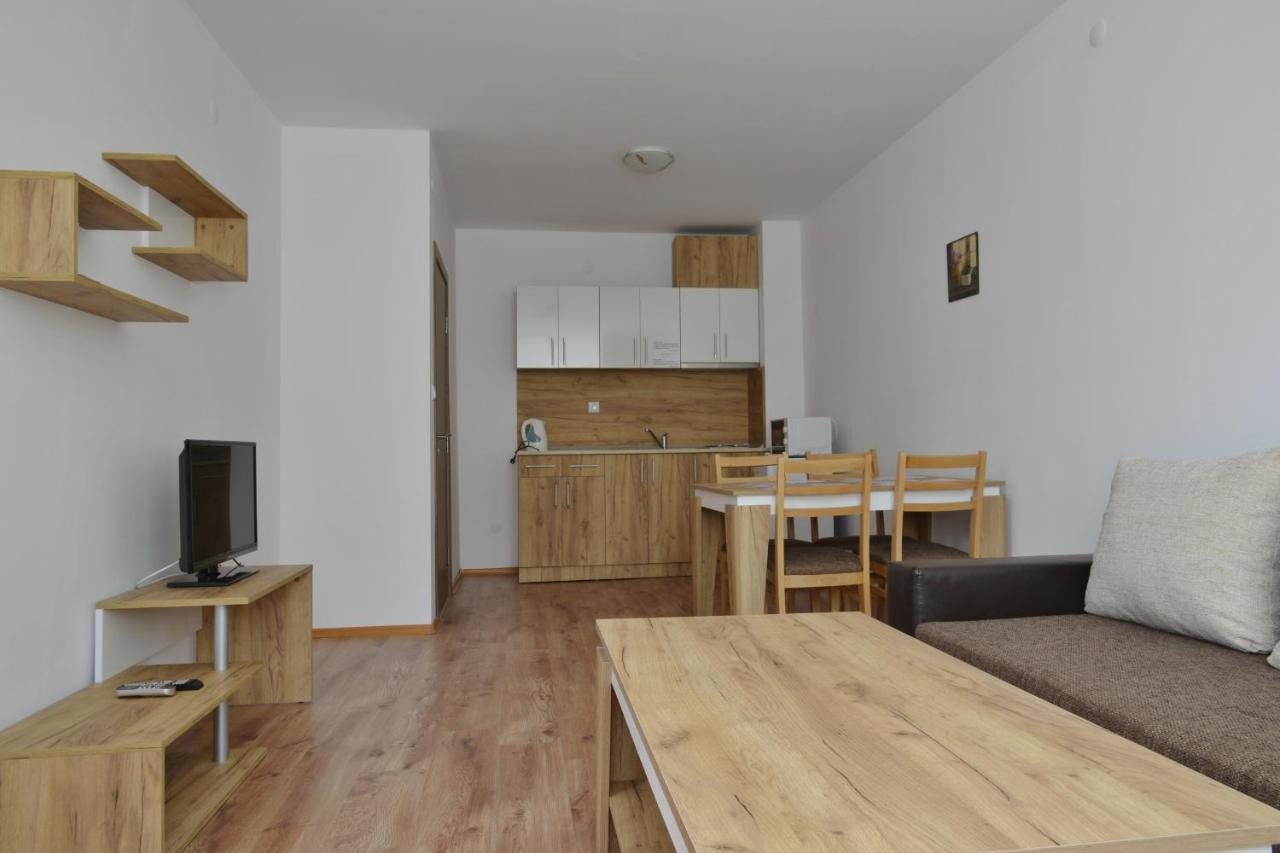 Apartcomplex Chateau 아헬로이 외부 사진